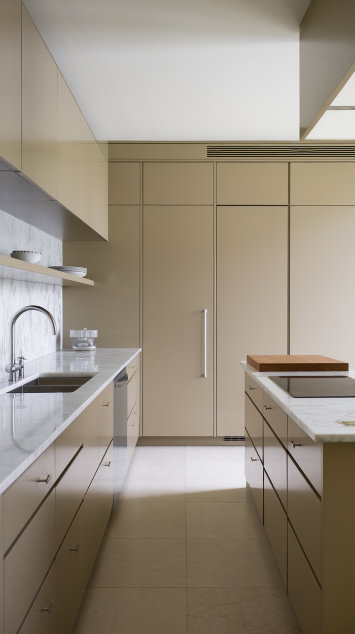 Serene Sophistication: A Contemporary Kitchen with Marble Elegance